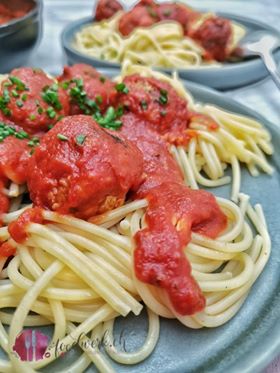 Haferflocken Polpette mit Tomatensauce