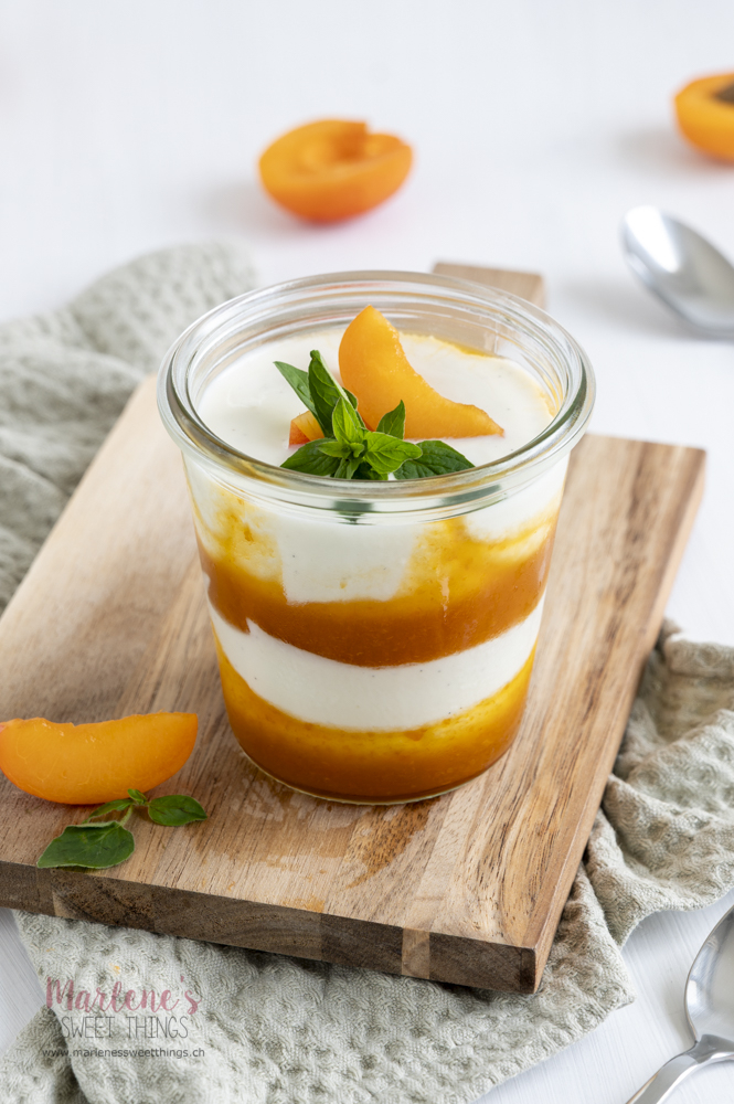 Joghurt-Quark Creme mit Aprikosen