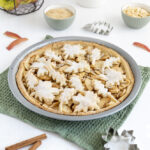 Herbstliche Apfel-Tarte mit Blättern