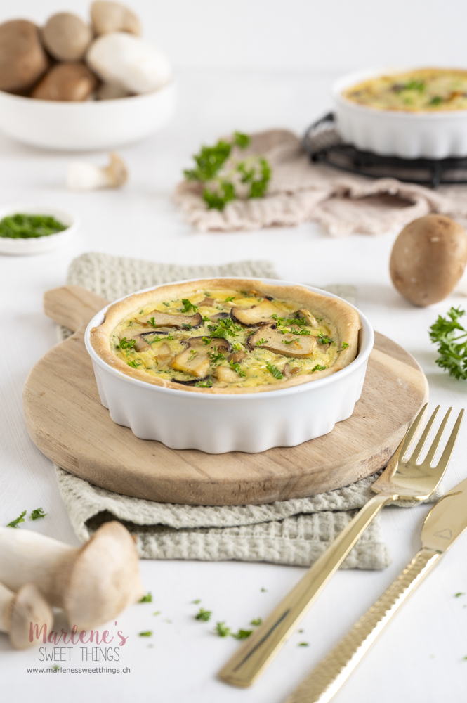 Pilzkuchen mit Sahneguss