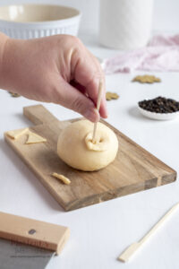 Anleitung zum Glückschweinchen formen