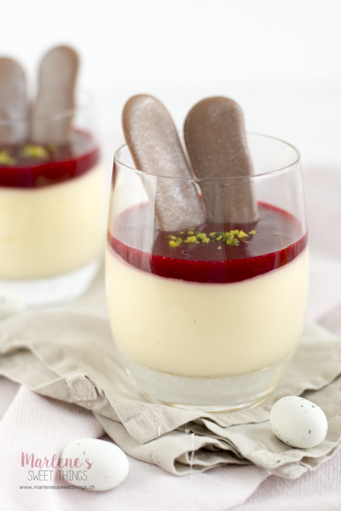 Eierlikörmousse mit Himbeer- Spiegel