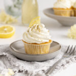 Zitronen Cupcakes mit Holunderblütencreme